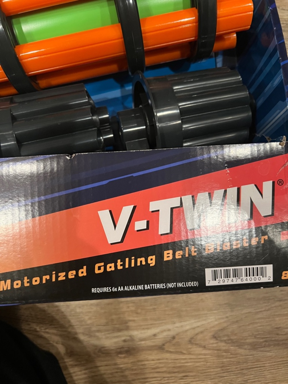 V-Twin Motorized Dart Blaster Toy - Green and Orange - Picture 5 of 8